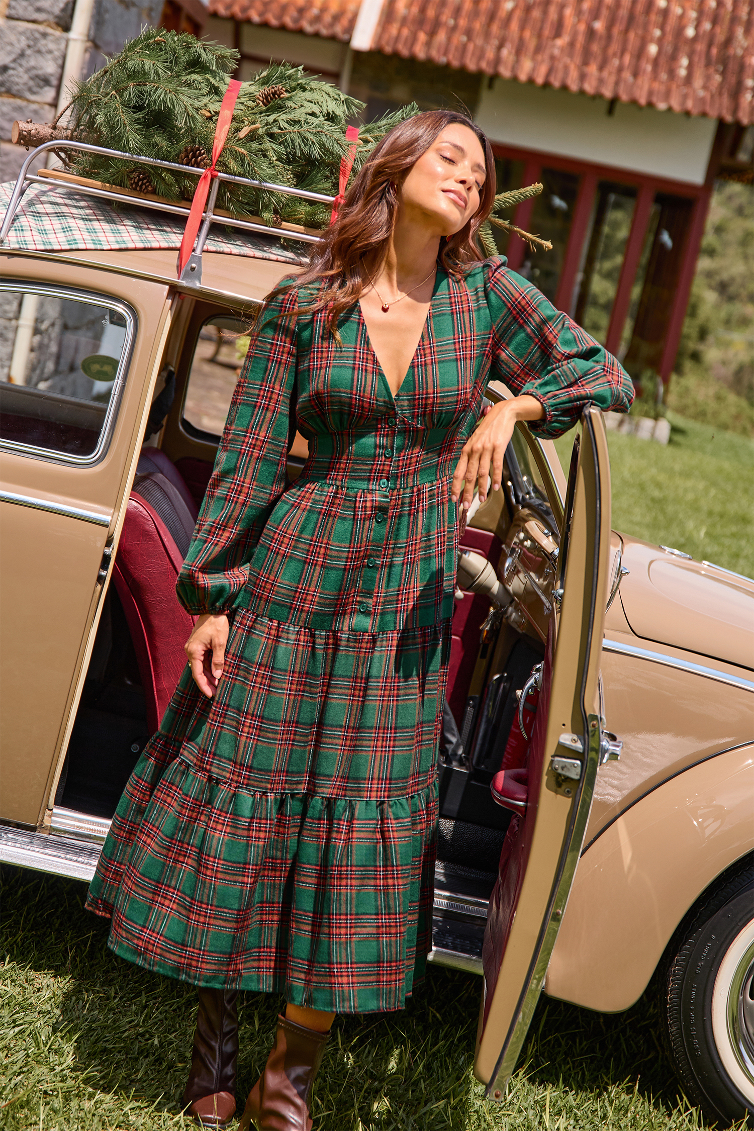 Vestido largo a cuadros con encanto otoñal
