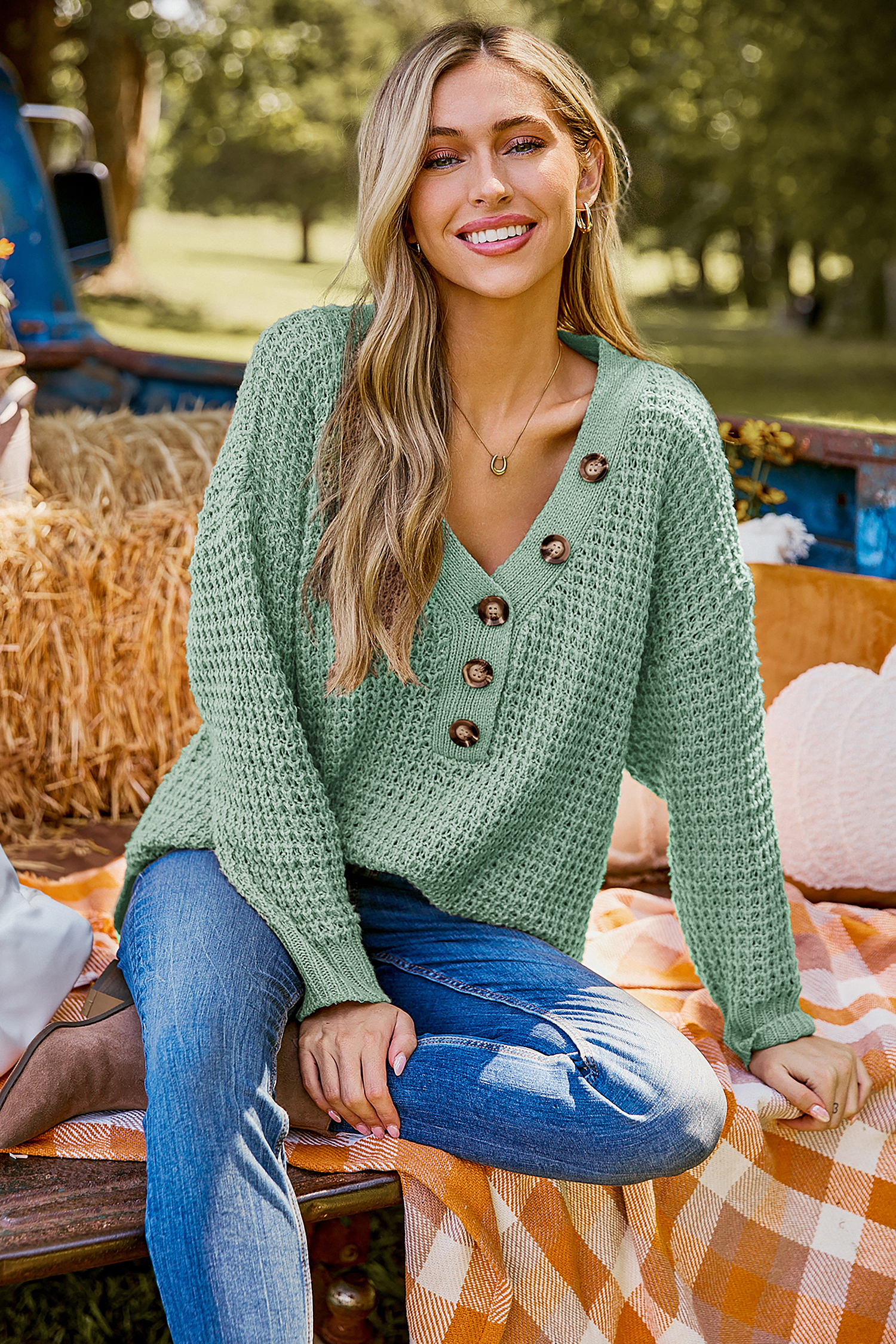 Pull vert en polyester à col V et manches longues